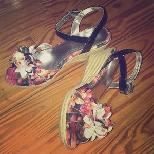 Nine West size 5 Wedges